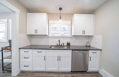 St. Anthony Cottage | Fully Renovated Cottage Close to Yellowstone & Rexburg, just off the highway!