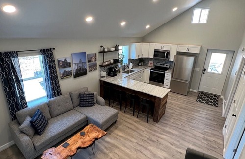 Salem Cottage | Fully Renovated Cottage - Minutes from Appalachian Trail & Carvins Cove