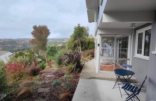 Cashmere Apartment | Fully Renovated Hillside Apartment Close To City