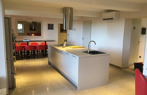 Classun House | Fully renovated receptive cottage for 7 to 15 people in lush greenery