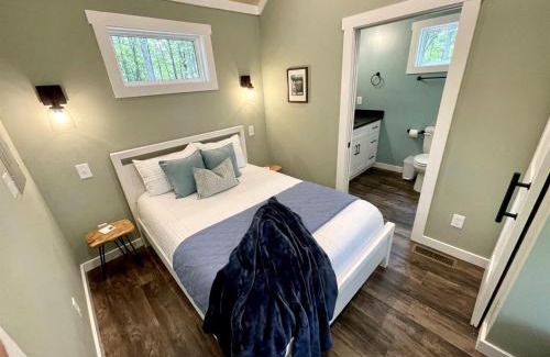 Monteagle House | Fully Stocked Cabin Nestled Among the Trees in Tennessee