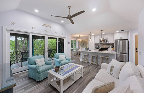 Kiawah Island Condo | Fully Updated Kiawah Tennis Club Villa! Screened Porch! NEW LISTING