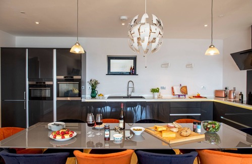Portwrinkle House | Fulmar - Beachside House with Terrace Hot Tub & Fantastic Views