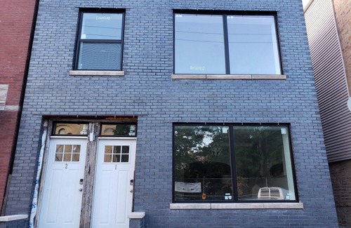 West Town Apartment | Fulton market/Noble Square FREE parking, Laundry, 2.5 miles to Mag Mile!