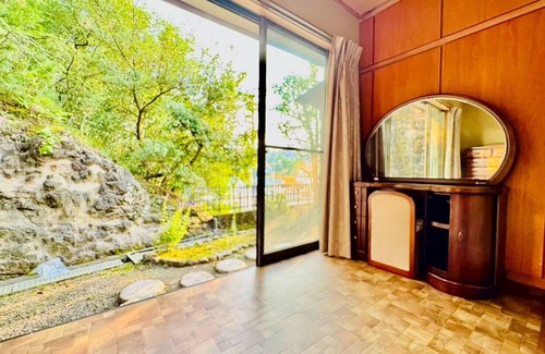 Shirahama House | Fumiko-no-tei Hanare 1 minute walk to the sea 17 - 34 people OK 4 bedrooms 2 toilets