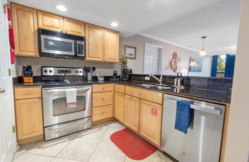 Biloxi Apartment | Fun 2 bed/2 bath condo with pool on Biloxi Beach