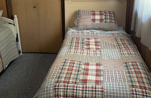 Porterfield Cabin | Fun Cabin Northern Wisconsin on the Menominee river!