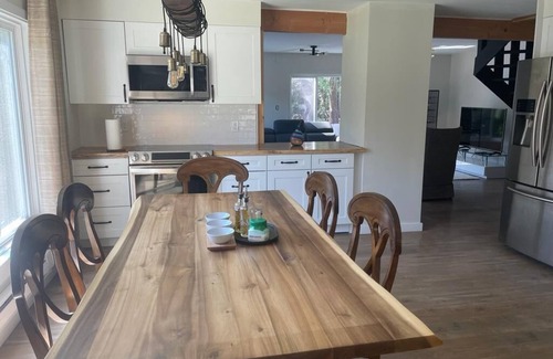 Roberts Creek House | Fun cottage with hot tub, pool table, game room, and a huge deck.
