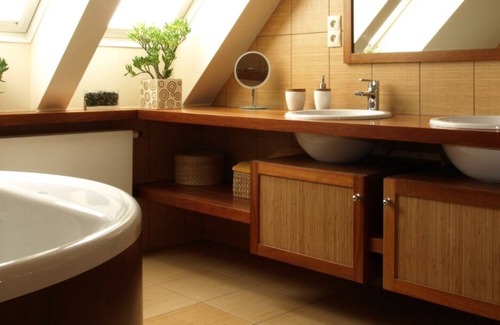 Northlake House | Fun Cozy Private Females and children only get away.