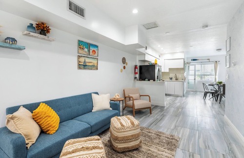 Birch Park Finger Streets Apartment | Fun in the Sun! Steps tothe Beach, Dining, Shopping & more in Fort Lauderdale!