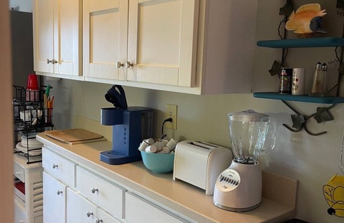 North Shore Condo | FUN- RELAX/stunning sunsets on patio, GREAT AUTUMN TIME. Read ACTIVITIES BELOW