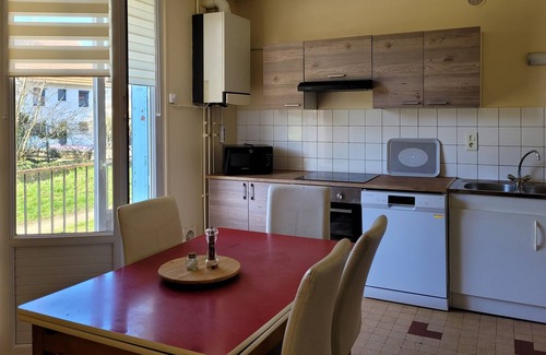 Stenay Apartment | Functional apartment ideal for business travel