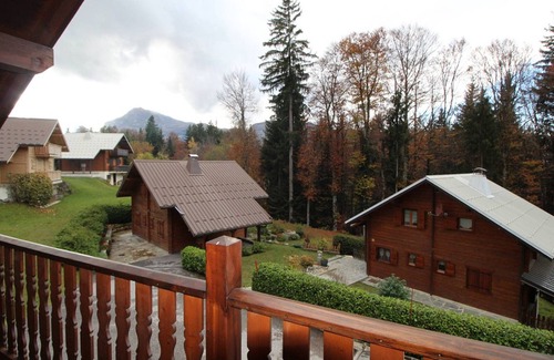 Les Carroz-d'Araches Ski Chalet | Functional chalet with stove and garage, near center and lifts