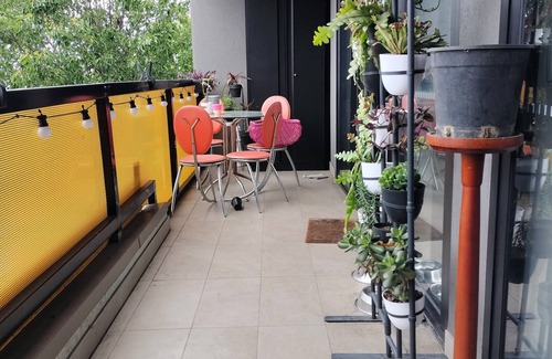 Preston Apartment | Funky 1 Bedroom/studio in awesome Preston. Very close to Tram and Trains
