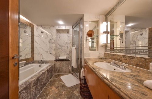 Dalian City Center Hotel | Furama Hotel Dalian