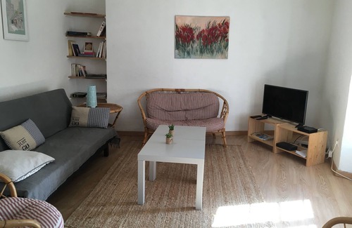 Saint-Jean Apartment | Furnished, air-conditioned apartment in a pedestrian street in the heart of the city.