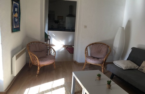Saint-Jean Apartment | Furnished, air-conditioned apartment in a pedestrian street in the heart of the city.