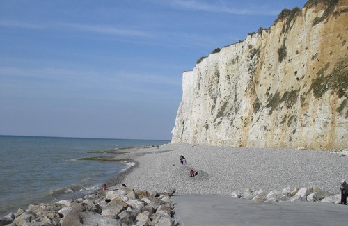 Cayeux-sur-Mer Apartment | Furnished Apartment with balcony or terrace
