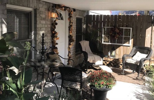 Summerville Historic District Apartment | Furnished apartment
