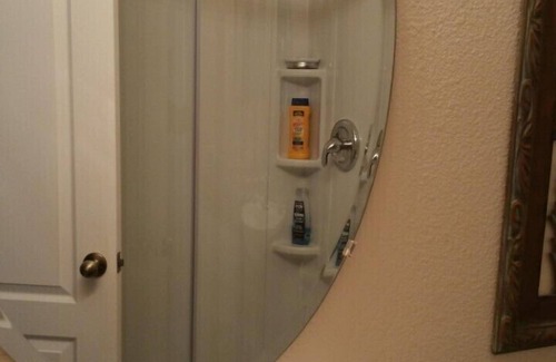 Orlando Bed & Breakfast | Furnished Bedroom and Private Bathroom