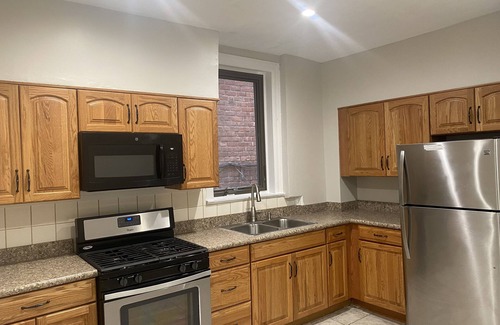 Pelham Gardens House | Furnished Bedroom Near Transportation & Hospitals