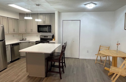 Aurora Condo | Furnished Condo for a month or more