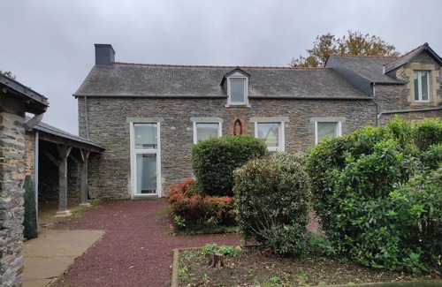 Saint-Martin-sur-Oust Apartment | Furnished gite 2 pers. "Les Chênes