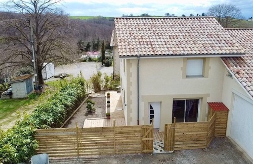 Ville-sous-Anjou House | Furnished house in the countryside 20 minutes from the A7 motorway