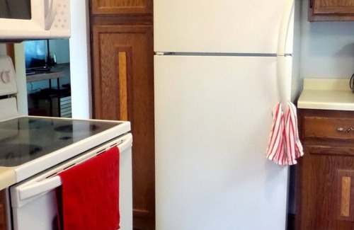Kingfield House | Furnished Townhouse W/Garage - By Lake Harriet - Best Location Ever!
