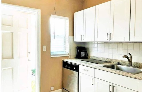 South Lake Apartment | Furry Friend's Furnished Flat 1-bedroom near beach