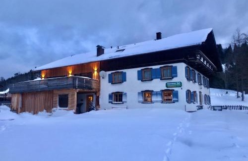 Schattwald House | Gästehaus Holl