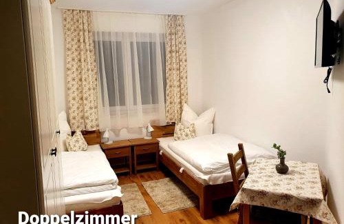Traunreut House | Gästehaus Traunreut - Monteur und Gästezimmer -