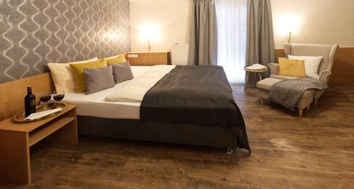 Walpertskirchen Hotel | Gästehaus Zehmerhof bei Erding