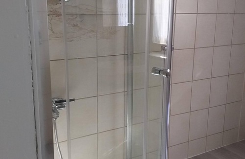 Kinheim Apartment | Gästezimmer Ring, Deutschland