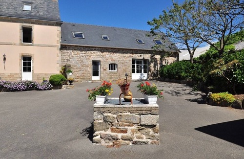Plogonnec House | Gîte à Lopéau 8 personnes avec piscine/spa, proche mer, activités touristiques