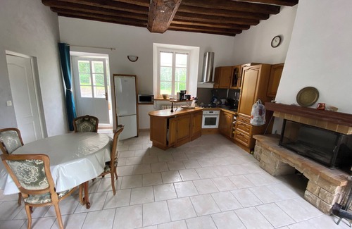Saint-Denis-sur-Sarthon House | Gîte 6/7 Personnes Dans un Domaine Verdoyant, Cadre Nature Pour se Ressourcer