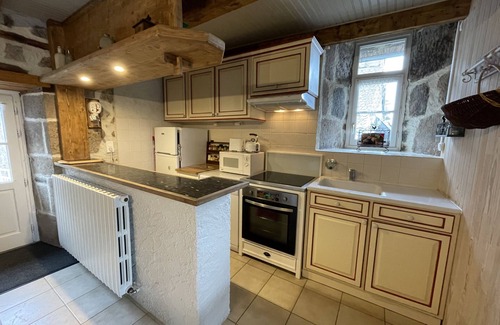 Saint-Jacques-des-Blats House | Gîte aux gardes - aux pieds des montagnes