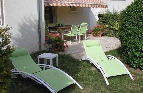 Cesarville-Dossainville House | Gîte chaleureux en pleine campagne avec cour privée, vélos, ping-pong et à 1h de Paris - FR-1-590-22
