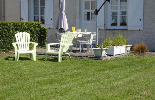 La Chapelle-aux-Choux House | Gîte Champêtre avec Piscine Chauffée, Cheminée, et Terrasse en Plein Sud - FR-1-410-131
