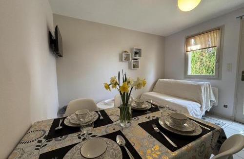 Contigny House | Gîte confort au cœur de l'Allier : randonnées, canoë, pêche, vignoble, terrasse, tout inclus - FR-1-489-512