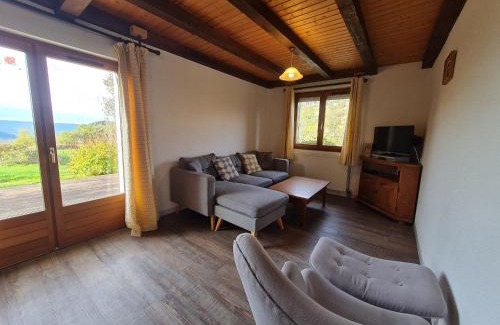 Basse-sur-le-Rupt House | Gîte confortable à Basse-sur-le-Rupt - 3 chambres, terrasse, proche La Bresse - FR-1-589-42