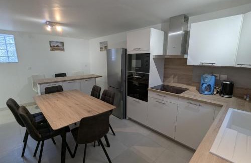 Chilleurs-aux-Bois House | Gîte convivial avec climatisation, 4 chambres, terrasse, parking - 6 pers. - FR-1-590-567