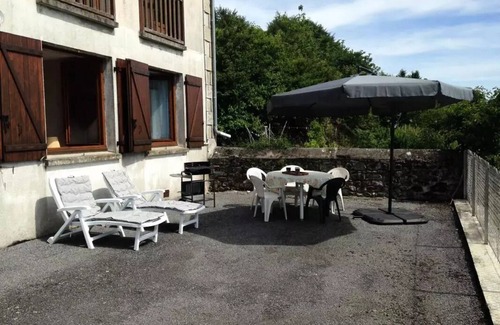 Saint-Hilaire-les-Courbes Villa | Gîte de France Communal gîte 2 ears of corn - Gîte de France 3 people