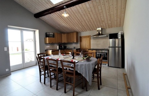 Quincie-en-Beaujolais House | Gîte de L'aubépin - Quincie-en-beaujolais
