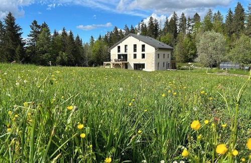 Premanon Apartment | Gîte de prestige dans ferme en pierre, au cœur de la nature