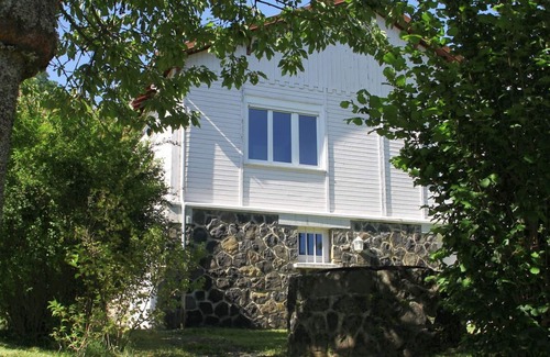 Mauriac House | Gîte du Pont Vert in Mauriac