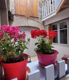 Senergues Bed & Breakfast | Gîte du portail fleuri