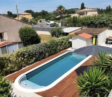 Pouzolles Apartment | Gîte du Soleil, climatisé avec piscine chauffée d'avril à novembre, et jacuzzi