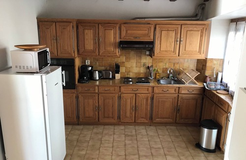 Bagnols House | Gîte en Auvergne 2/3 Pers Terrasse, Grand Jardin Tout Confort