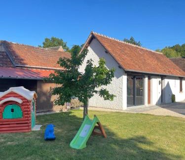 Chaon House | Gîte en Sologne avec piscine chauffée & jacuzzi 6P La Demeure du Cerf, proche Lamotte-Beuvron Center Parcs Châteaux de la Loire, Zoo de Beauval